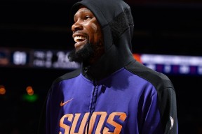 包含菲尼克斯太阳迎NBA常规赛关键赛，关键时刻官宣签约，更衣室稳定，轮换策略成焦点的词条-球速体育